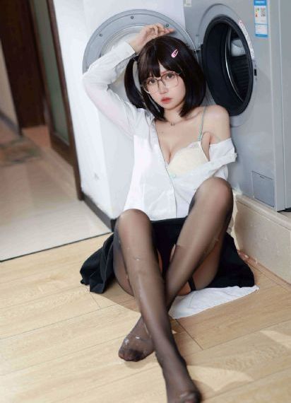 可爱白裙小婊婊皮拍SP白臀红印_免费高清无删减字幕高清版在线观看