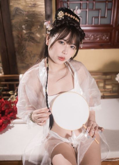 激情全身裸吻胸视频_欧美电影在线完整观看